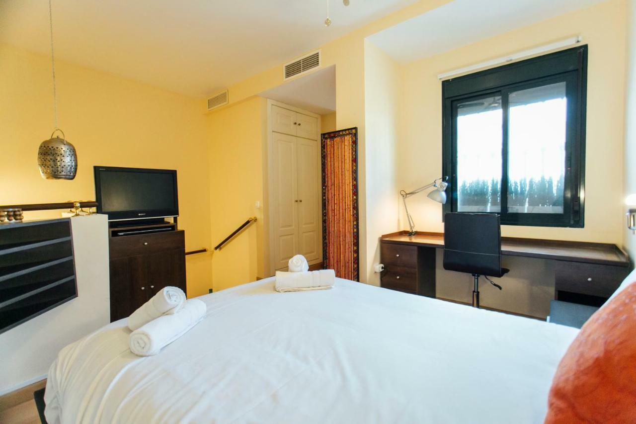 Bright Duplex W/ Terrace Appartement Sevilla Buitenkant foto